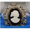 Image 1 : CAMEO BROOCH