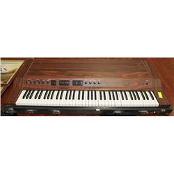 VINTAGE YAMAHA ELECTRIC PORTABLE ORGAN (AS IS)