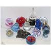 Image 1 : ESTATE ART GLASS PAPERWEIGHT COLLECTION