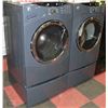 Image 1 : GE DRYER WITH PEDESTAL DRAWER AND GE FRONT LOAD