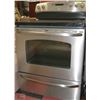 Image 1 : GE STOVE BLACK FLAT TOP WARMING ZONE STAINLESS