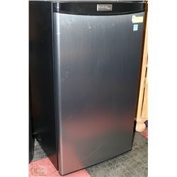 ENERGY STAR DANBY DESIGNER MINI FRIDGE