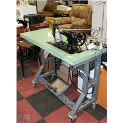 VINTAGE ESTATE HEAVY DUTY SINGER SEWING MACHINE