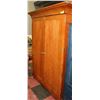Image 1 : SOLID OAK WOODEN WARDROBE/ARMOIRE