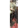 Image 1 : DECORATIVE METAL ART STAND