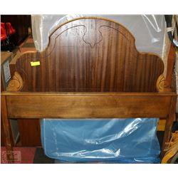 VINTAGE WOOD CARVED DBL SIZE HEADBOARD