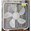 Image 1 : BOX FAN