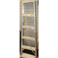 5 FOOT ALUMINUM LADDER