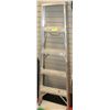 Image 1 : 5 FOOT ALUMINUM LADDER