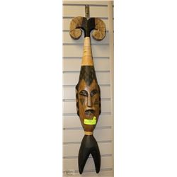WOOD AFRICAN WALL-MOUNT DÉCOR -