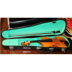 LARK VIOLIN IN CASE