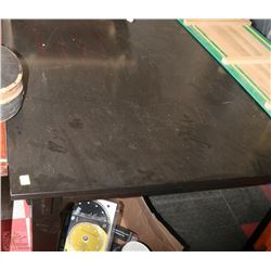 KITCHEN TABLE ON CHOICE: BLACK