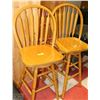 Image 1 : 2 SOLID SWIVEL MAPLE BAR STOOLS WITH BACKS