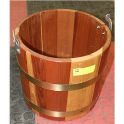 SOLID WOOD PLANTER