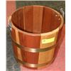 Image 1 : SOLID WOOD PLANTER