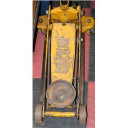 HEAVY DUTY  FLOOR JACK