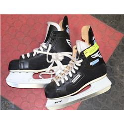BAUER CHARGER SKATES (MENS 4 LADIES 6 OR EU 36)