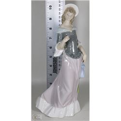 LLADRO MADE IN SPAIN PORCELAIN FIGURINE