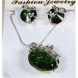 GREEN AUSTRIAN CRYSTAL NECKLACE AND EARRINGS SET