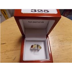 RING - TRI-COLOUR BALTIC AMBER RING - ORANGE, GREEN & YELLOW OVAL CABACHON IN STERLING SILVER SETTIN