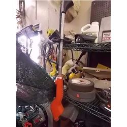 WEED WACKER - ELECTRIC - B & D