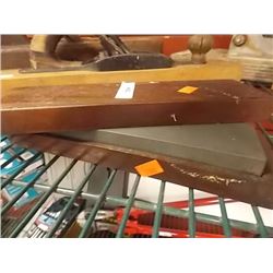 VINTAGE SHARPENING STONE IN WOOD CASE