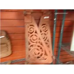 VINTAGE CAST IRON BRACKETS - 2 TTL