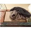 Image 1 : MAGAZINE HOLDER WITH BLANKET