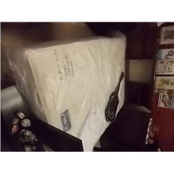 QUEEN MATTRESS - PERFECT SLEEP MEMORY FOAM - PILLOW TOP