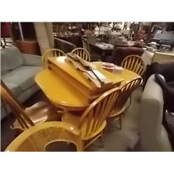 SOLID WOOD DINING TABLE WITH 2 LEAFS & 6 CHAIRS