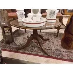 VINTAGE OVAL END TABLE WITH GLASS