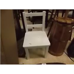 CHILD'S WOOD CHAIR - WHITE