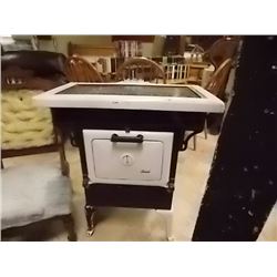 VINTAGE BEACH ENAMEL COOK STOVE - 1910'S