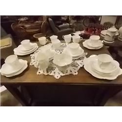 COLLECTOR DISHES - SILVER WINGS - 38 PC