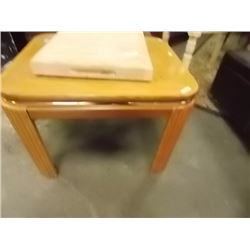 OAK END TABLE
