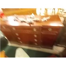 VINTAGE MAHOGANY SHERATON BLOCK FRONT SIDEBOARD - CIRCA 1930 - FITTED CUTLERY DRAWERS & ORIGINAL DRA