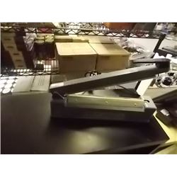 INDUSTRIAL SEALER