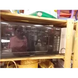 BREAD MAKER & MICROWAVE