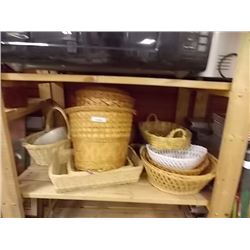 LOT OF WICKER BASKETS
