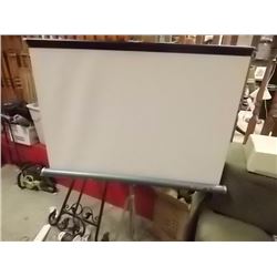 PROJECTOR WITH SCREEN