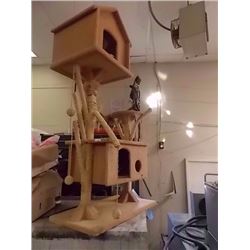 CONDO CAT HOUSE - CARPET COVERED - NO CONDO FEE'S REQUIRED