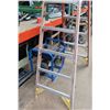 Image 2 : 8 Ft. Werner Utility Ladder