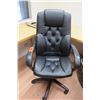 Image 2 : Black Faux Leather Tufted Executive Chair