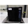 Image 1 : INSIGNIA BLACK MINI FRIDGE
