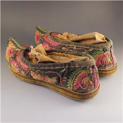 Chinese Qing Dynasty Hand Embroidery Woman Shoes