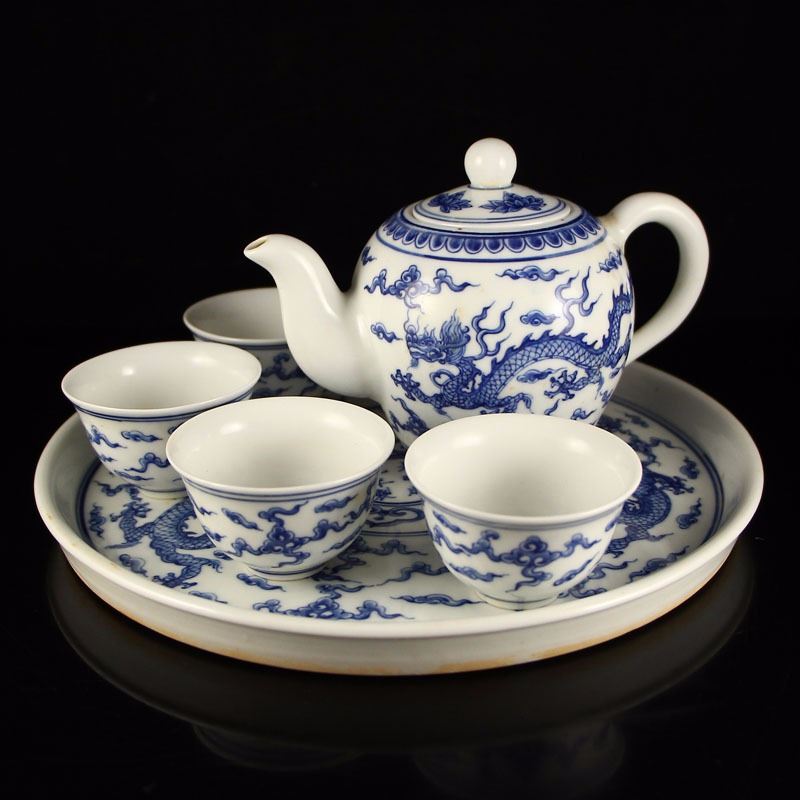Chinese Ming Dynasty Blue And White Porcelain Tea set. Teapot ,Cups & Plate