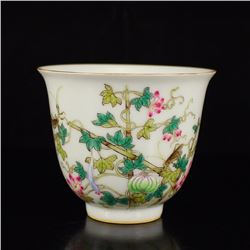 Hand-painted Chinese Gilt Edges Famille Rose Porcelain Teacup