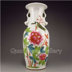 Hand Drew Chinese Famille Rose Porcelain Double Ears Vase