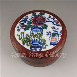 Chinese Lacquerware Jewelry Box w Beautiful Design