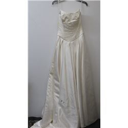 SIZE 12 NEW WEDDING GOWN ZIPPER BACK